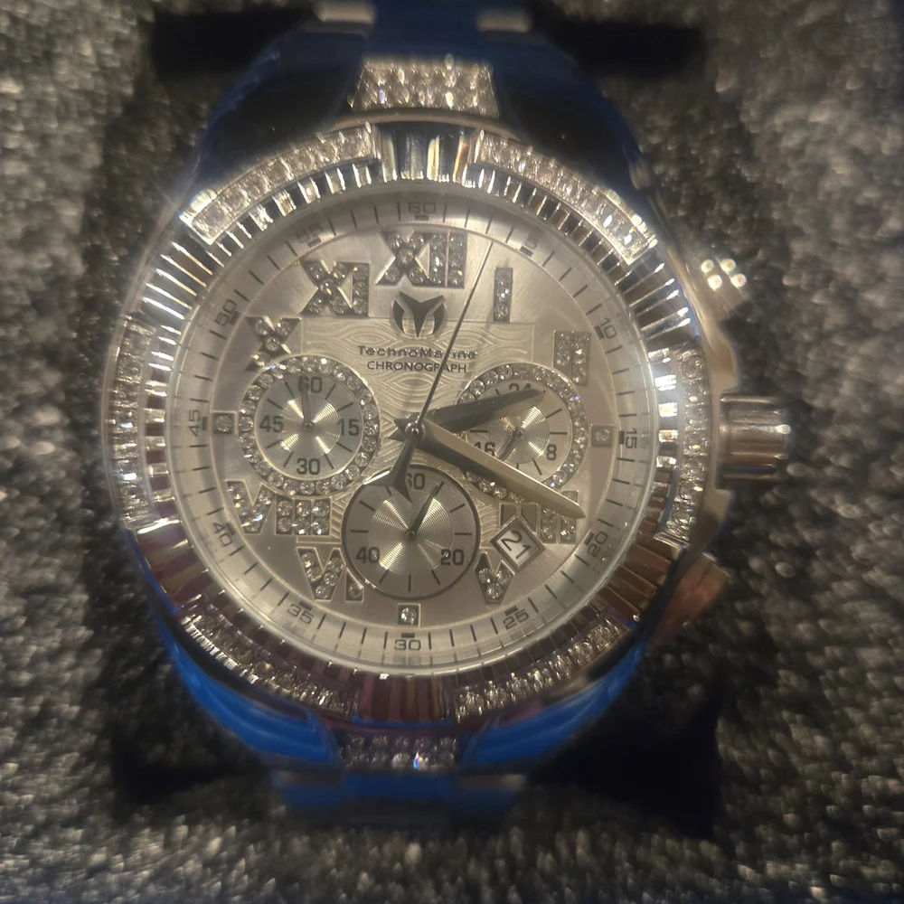 4 Technomarine Luxury Black and Gold Watch with Red Accents. New With Tags. - Picture 12 of 16